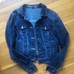 Dark washed fitted jean jacket